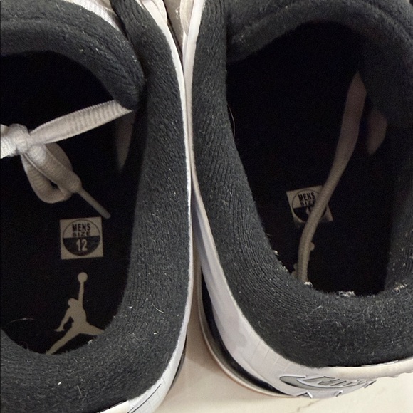 Air Jordan 4 - Picture 5 of 8